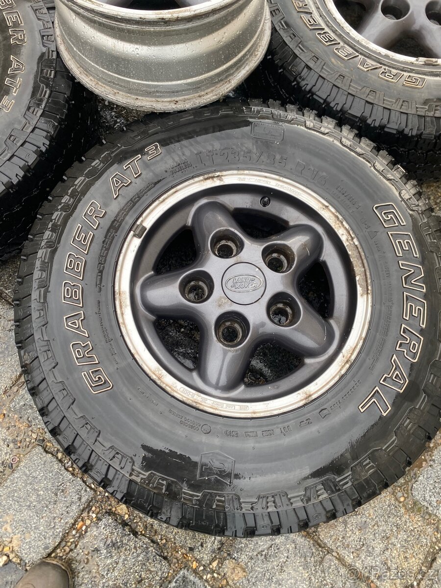 Disky s pneu 235/85 r16 Defender
