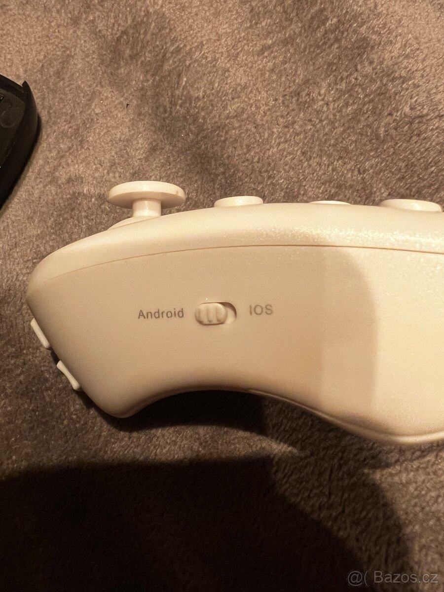 Virtuální realita na telefon on s ovladačem - 5