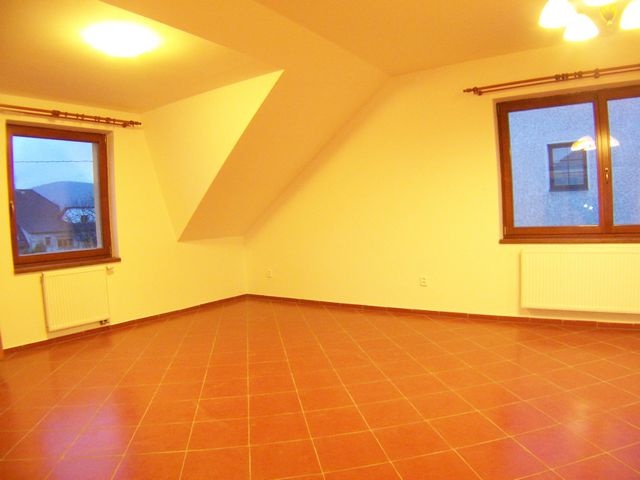 Byt 96 m2, 2 ložnice, velký obývák, 20 minut do Prahy - 5