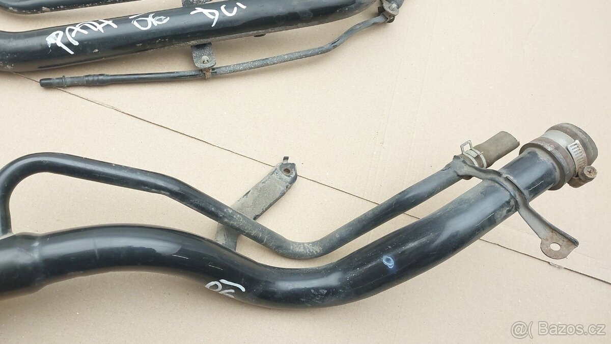 Nissan Pathfinder R51 : Hrdlo nádrže - 5