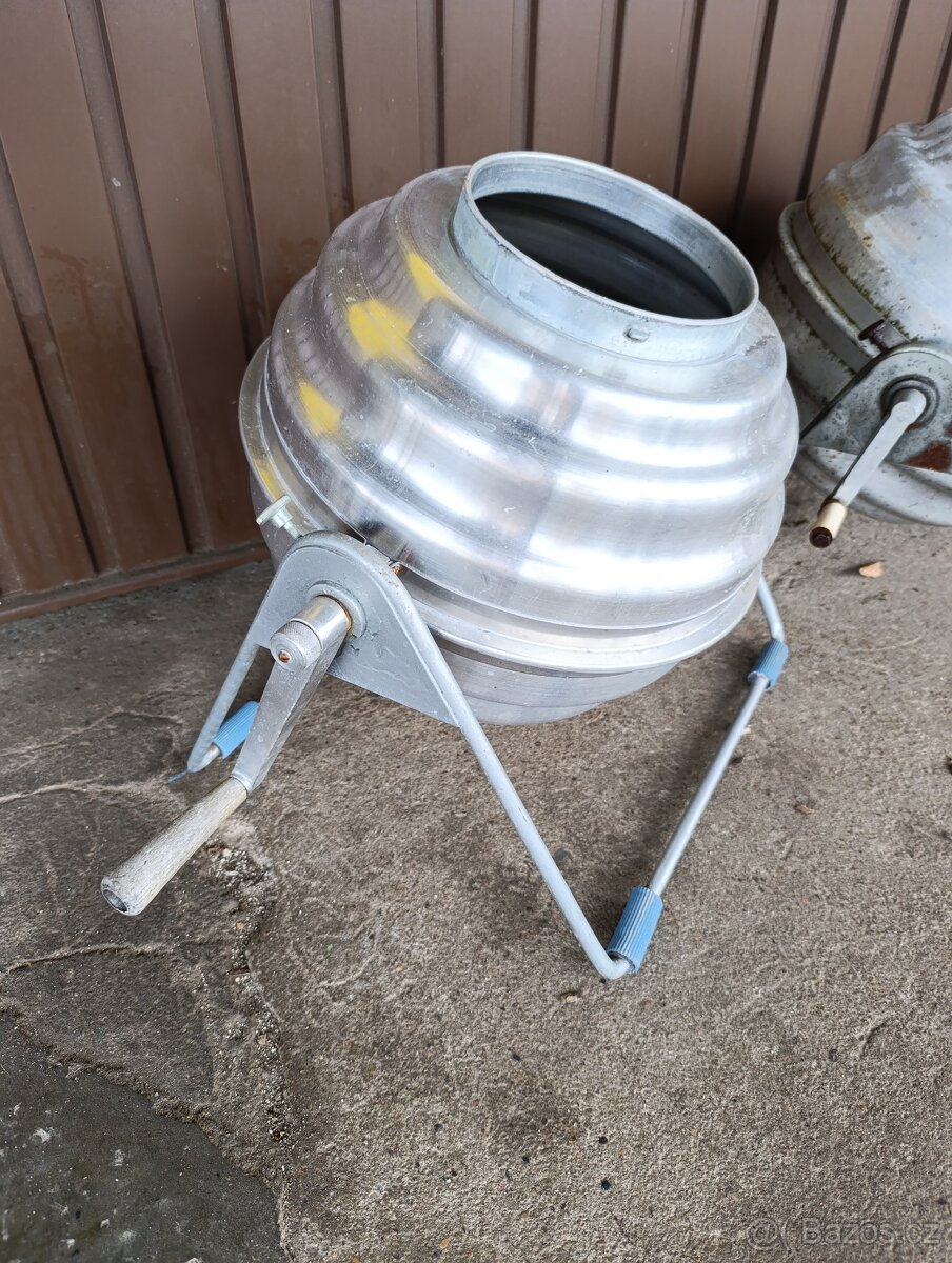 Stará ruční hliníková pračka - 5