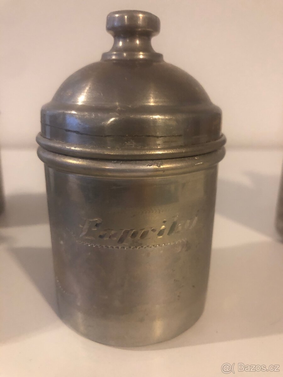 stare hlinikove korenky 6 ks , doza na cukr - 5