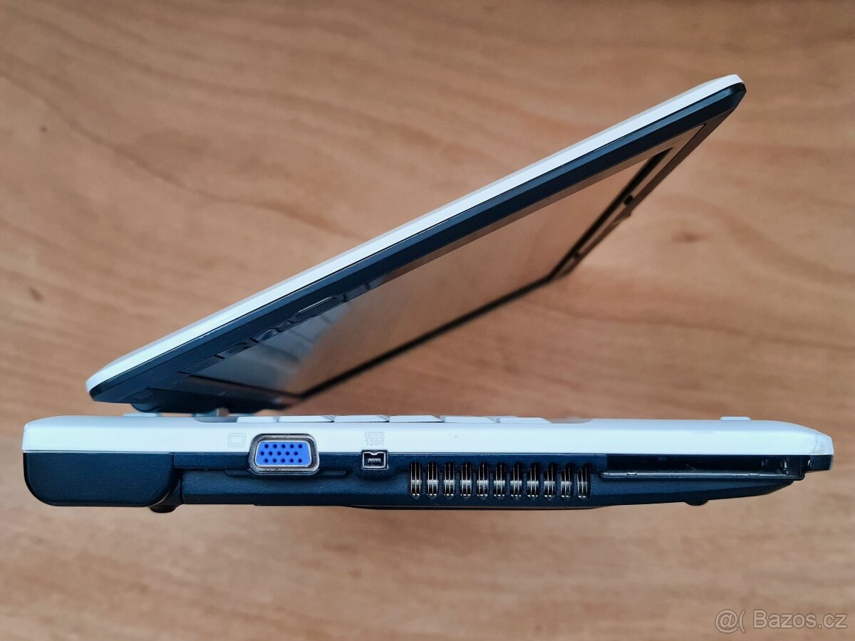 Umax VisionBook TN120R, dotykový displej - 5