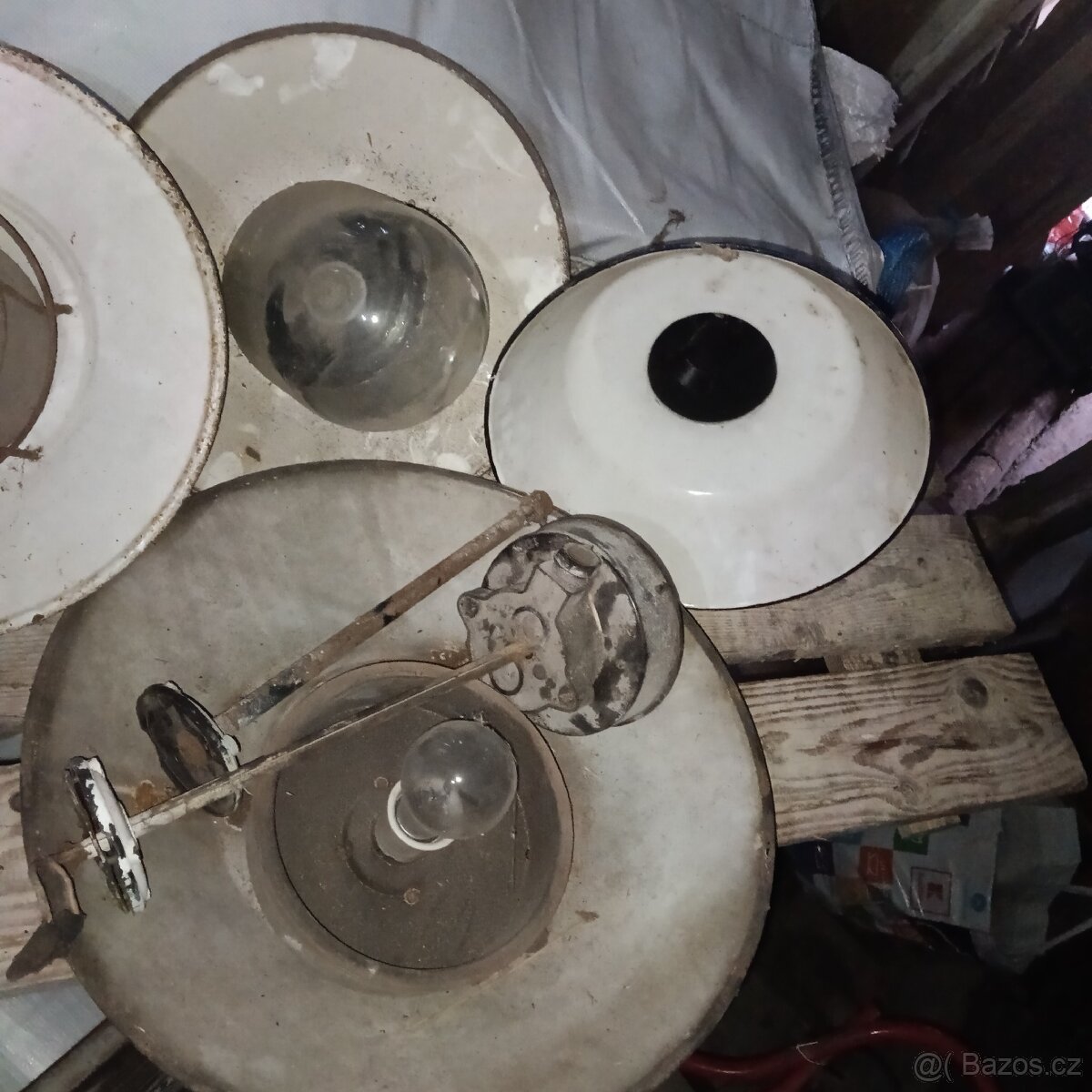 Staré tovarní lampy - 5