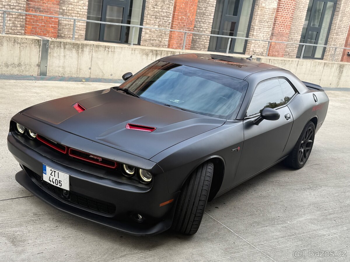 Dodge Challenger 6,4 - 5