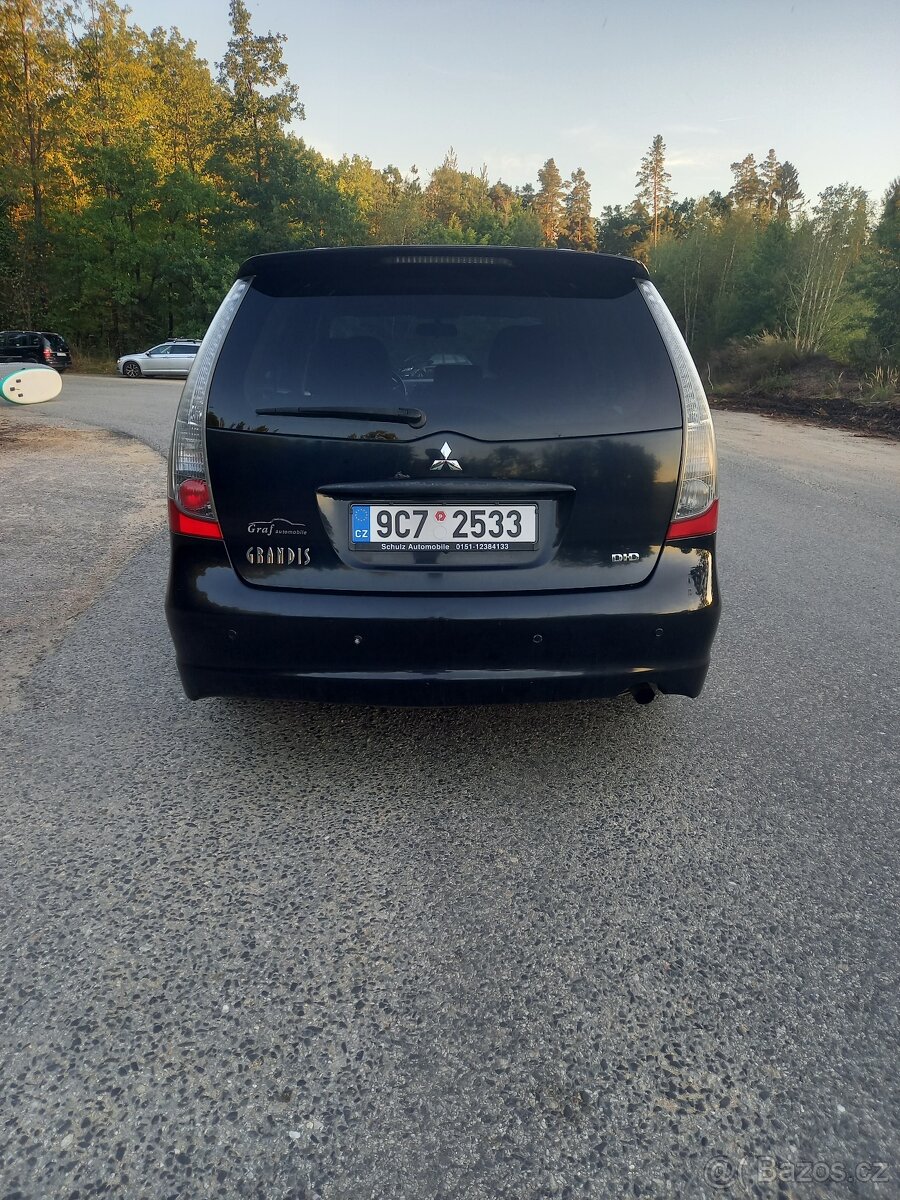 Mitsubishi Grandis - 5