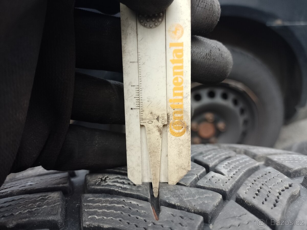 Pneu 235/45 R18 98V - 5