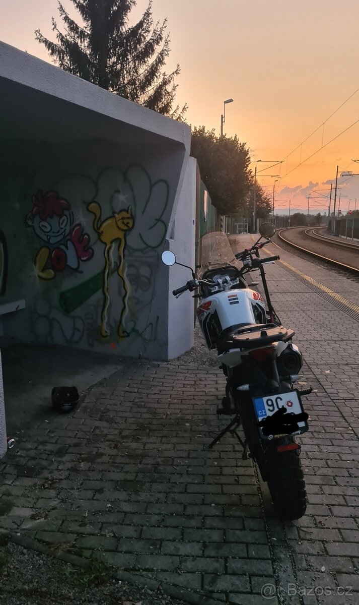 um adventure tt 125