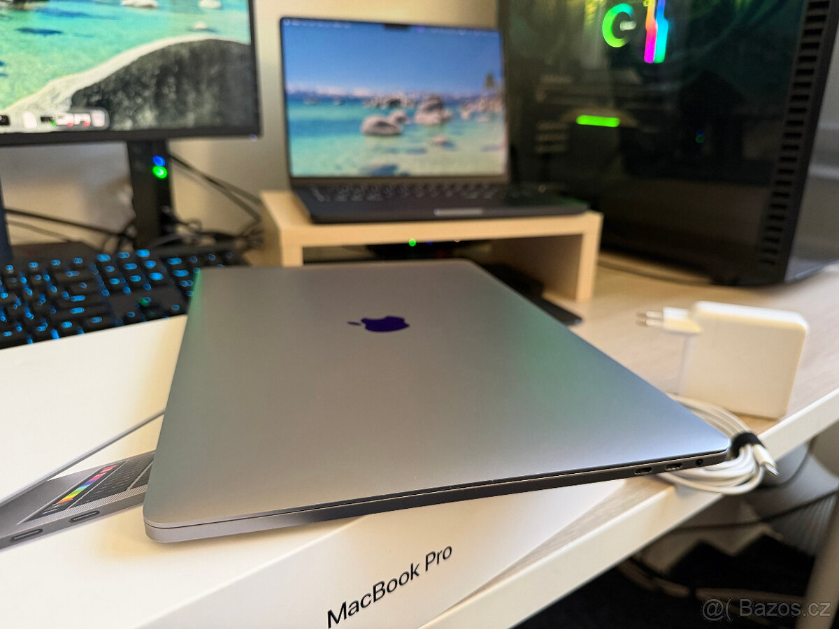 MacBook Pro 2018 15", 1 TB, 32 GB RAM - 5