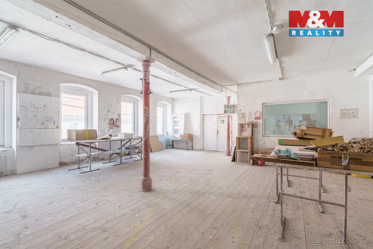Prodej výrobního objektu, 2100 m², K. Vary, ul. Sokolovská - 5