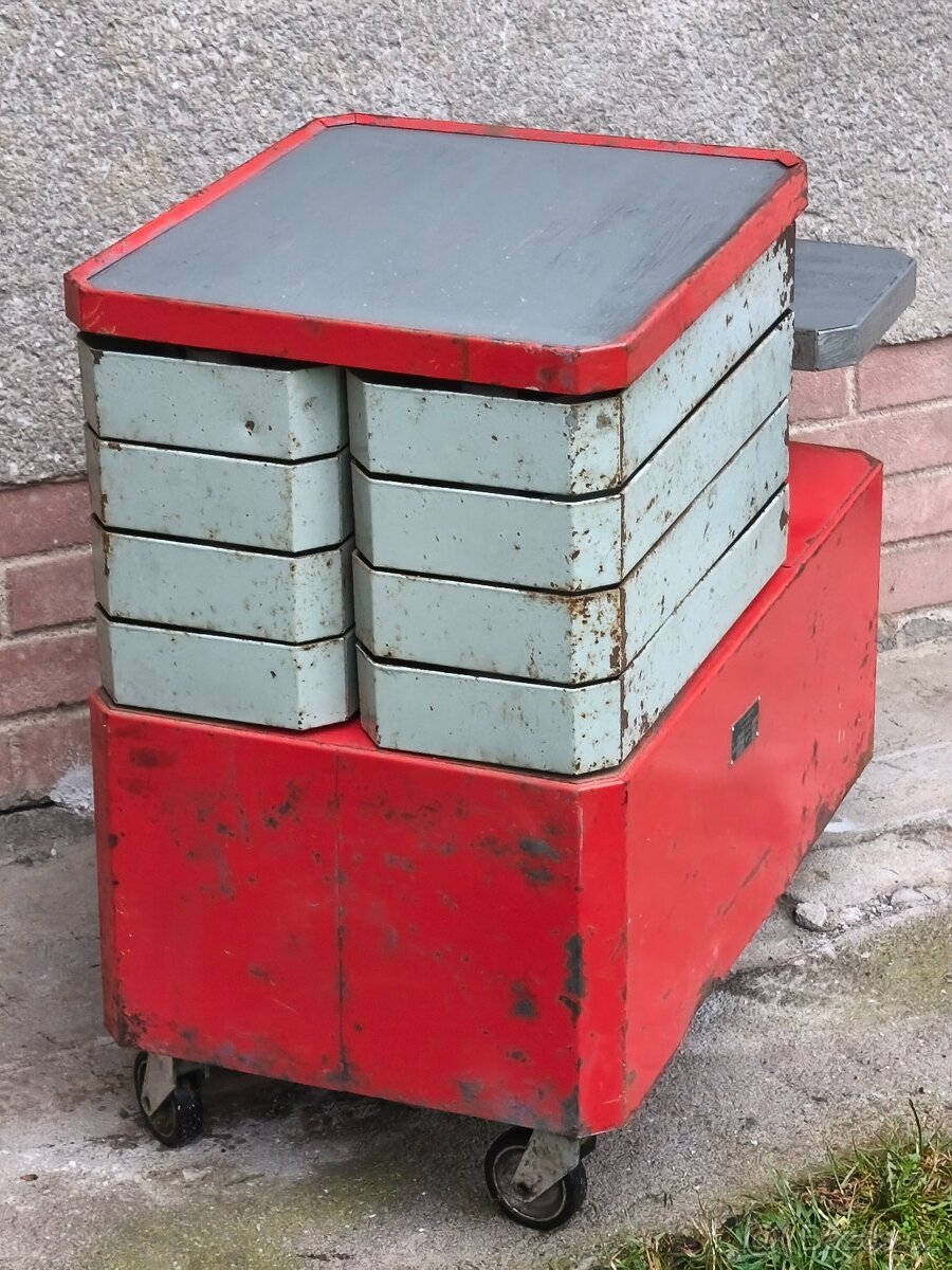 Prodám robustní dílenský vozík na nářadí. - 5