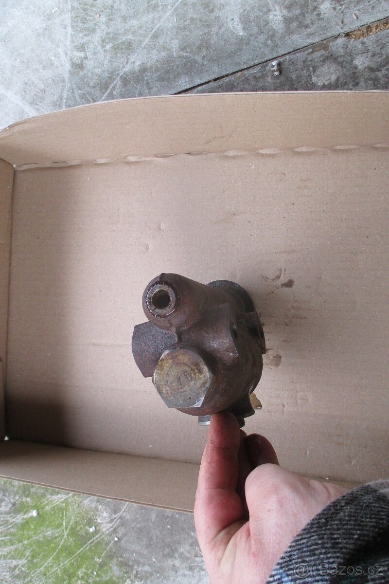 MG TD - Brzdová pumpa , brzdový válec - 5