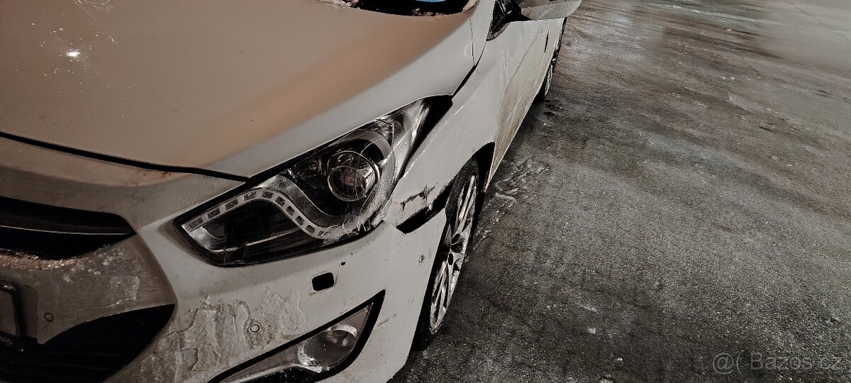 Hyundai i40 16crdi prémium výbava - 5