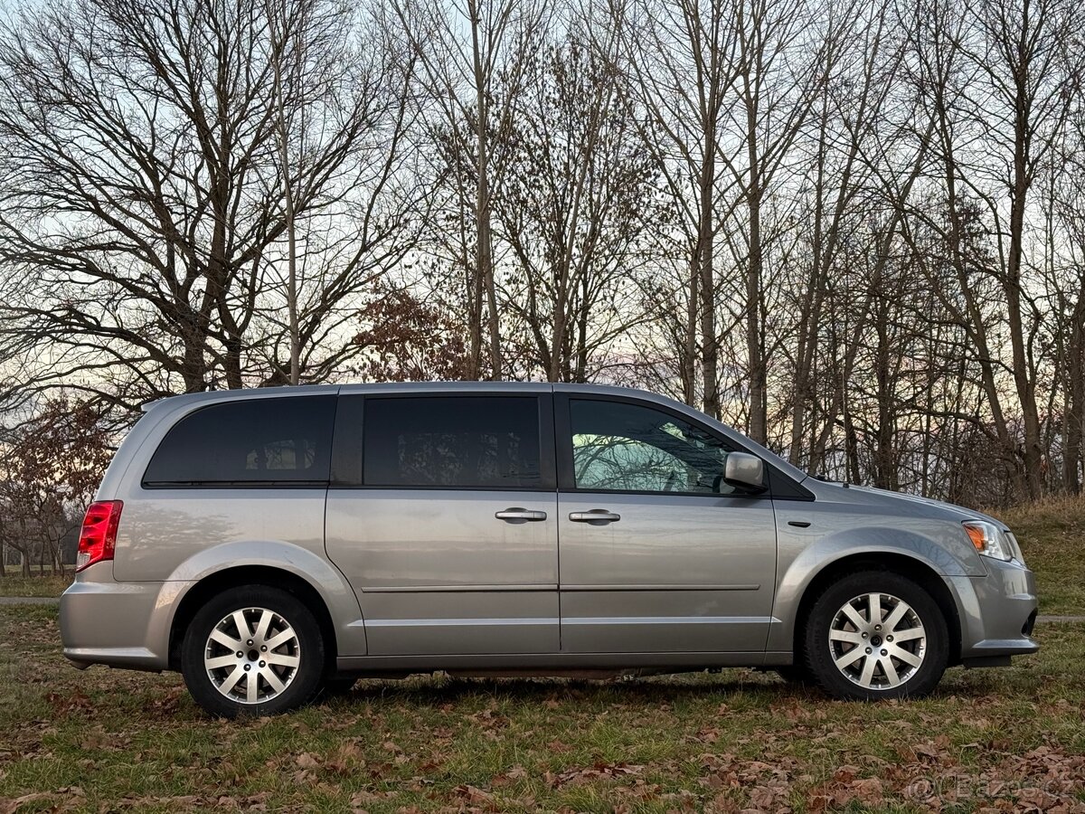 Dodge Grand Caravan - 5