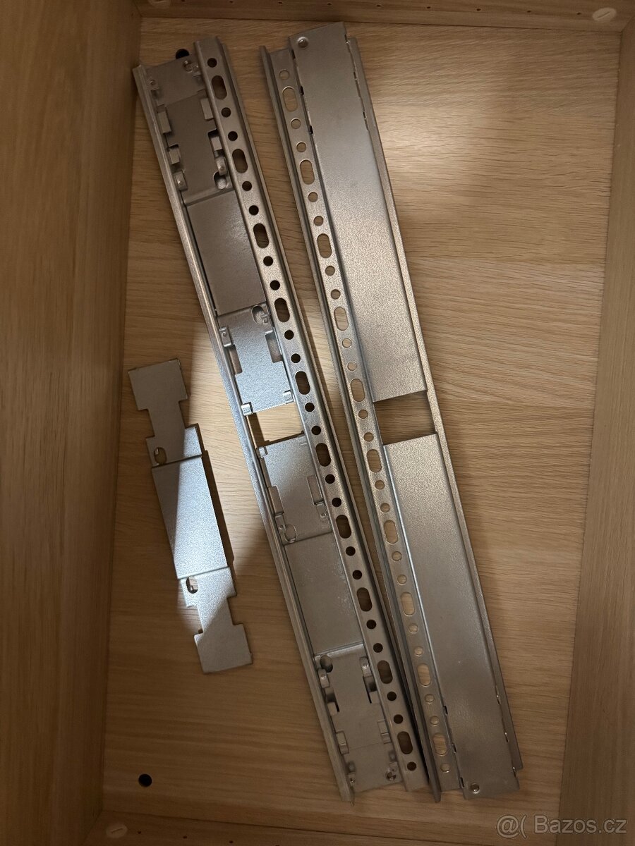 Ikea Besta, dvě nástěnné skříňky, PC 2700kc - 5