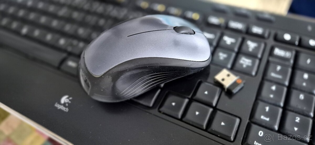 Bezdrátová klávesnice K520 + myš Logitech - 5