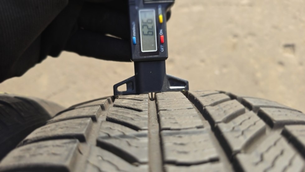 Zimní pneu 205/60/16 Continental - 5