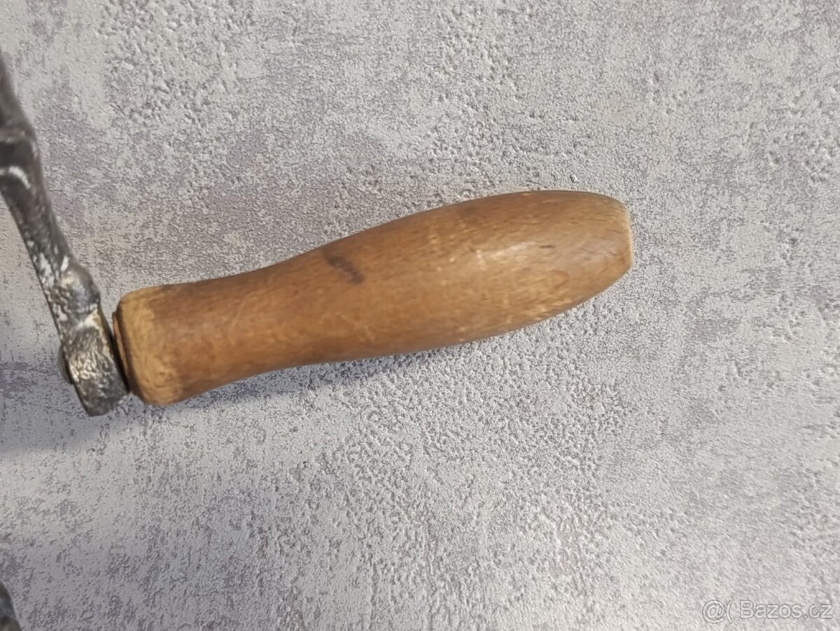 Velmi starý krásný velký mlýnek na strouhanku IDA s krásný, - 5