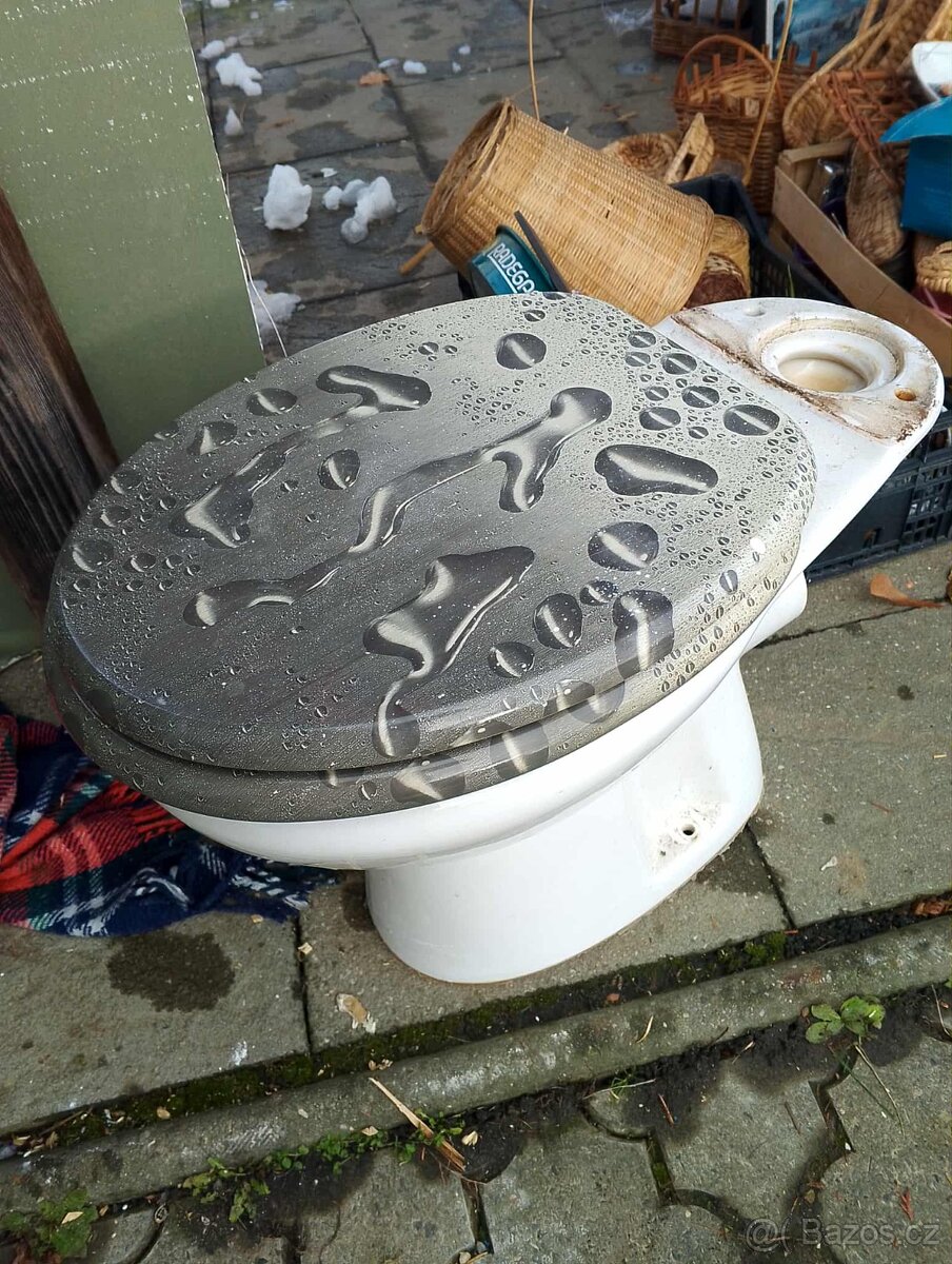 Keramický záchod, 4990kč prodám za 990kč použitý krátce - 5