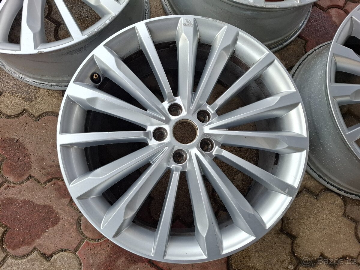 Alu kola 19" Škoda Superb Trinity 5x112 - 5