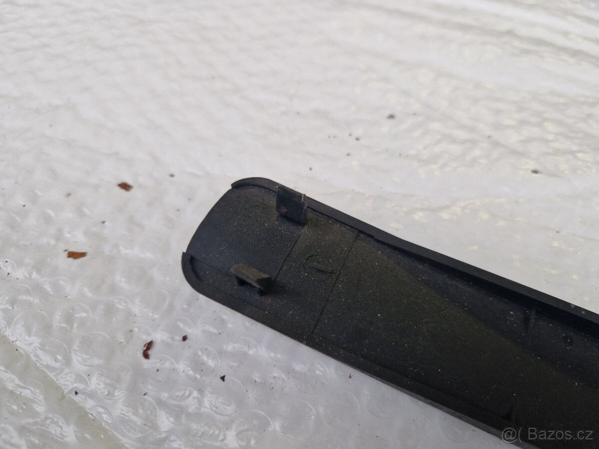 BMW e30 plast do předního nárazníku - 5