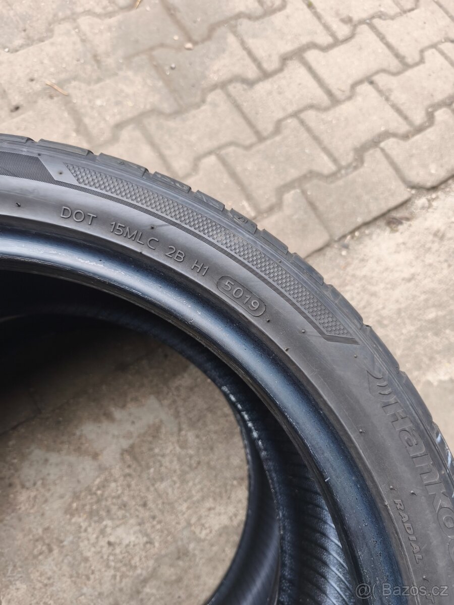 245/40/19 - 5