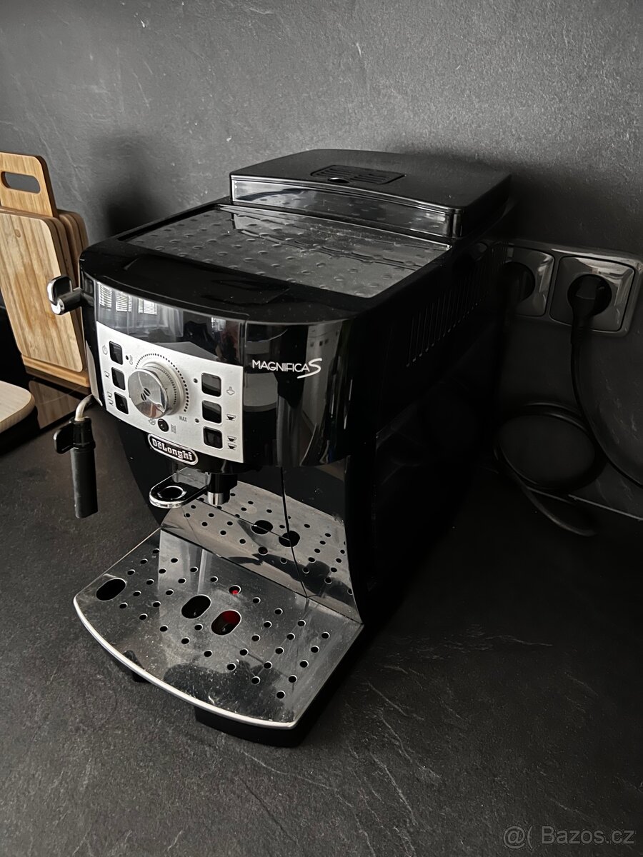 DeLonghi Magnifica S ECAM 22.110.B - 5