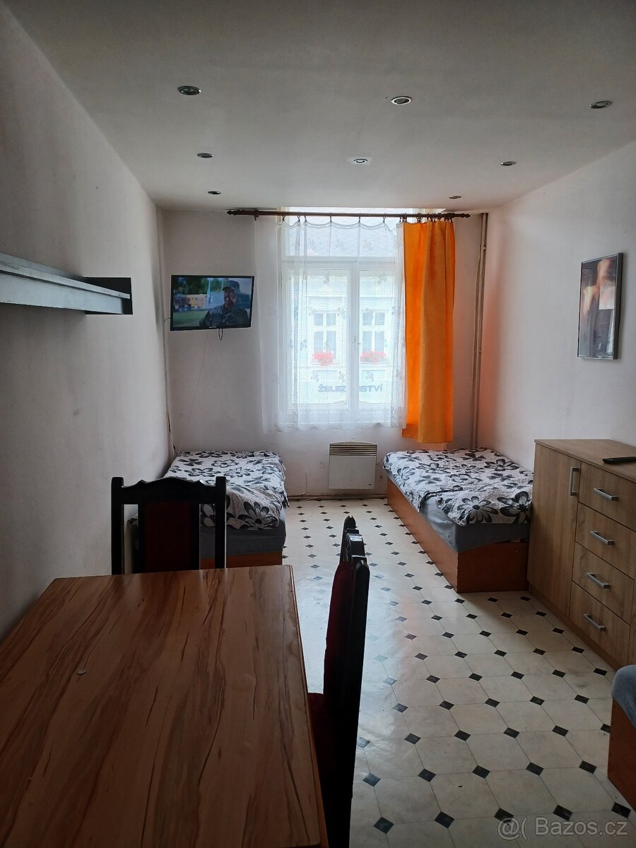 Pronájem pokoje v bytě 4+1 v centru Pelhřimov - 5