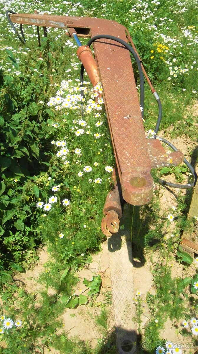 Čelní nakladač, výložník, hydraulické válce - 5