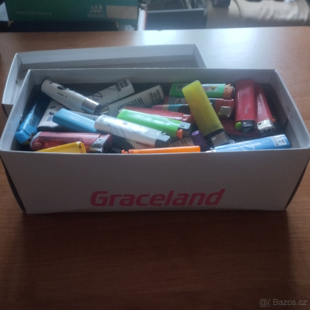 sběratelské zapalovače 100 kusů - 5