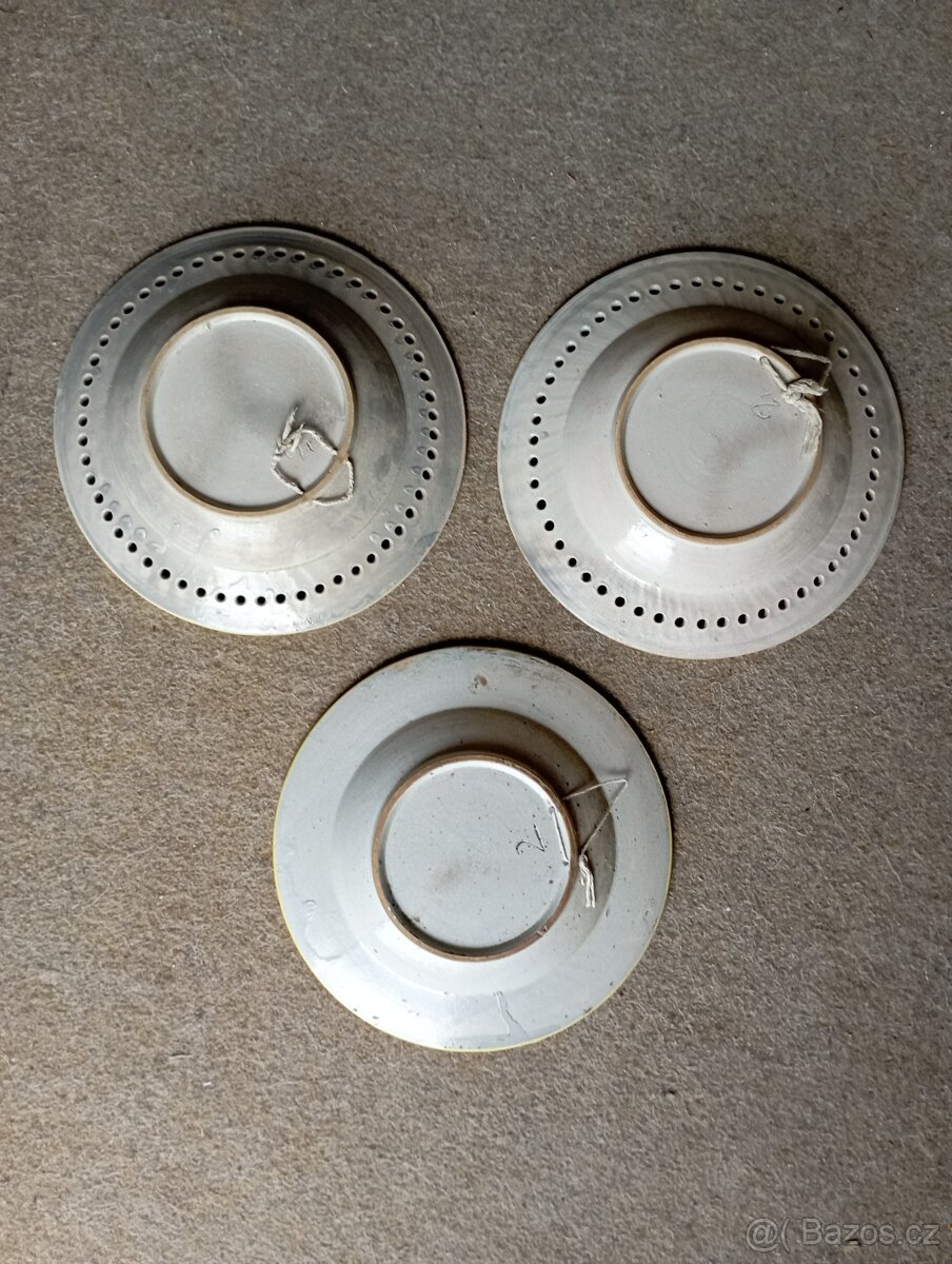 Moravské malované talíře a další keramika a procelán - 5