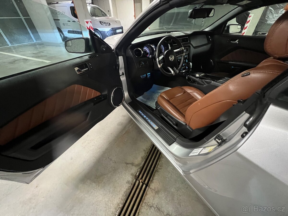 Ford MUSTANG 3.7 - 5