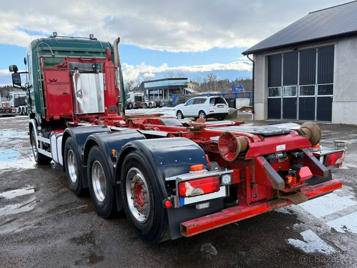 Scania R520 V8 8x4 nosič kontejneru - 5