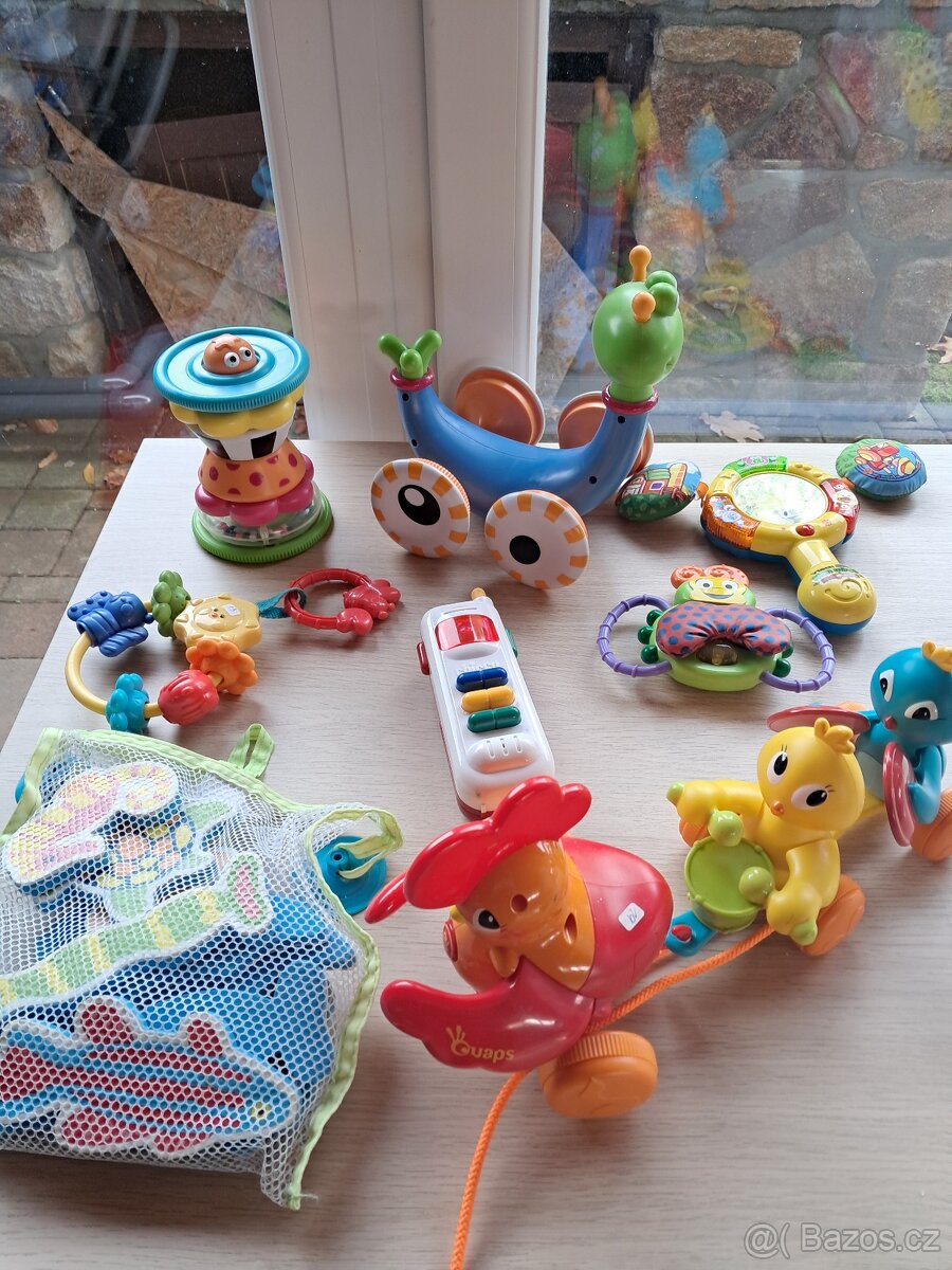 Sada hraček a dalších věcí pro miminka - 5