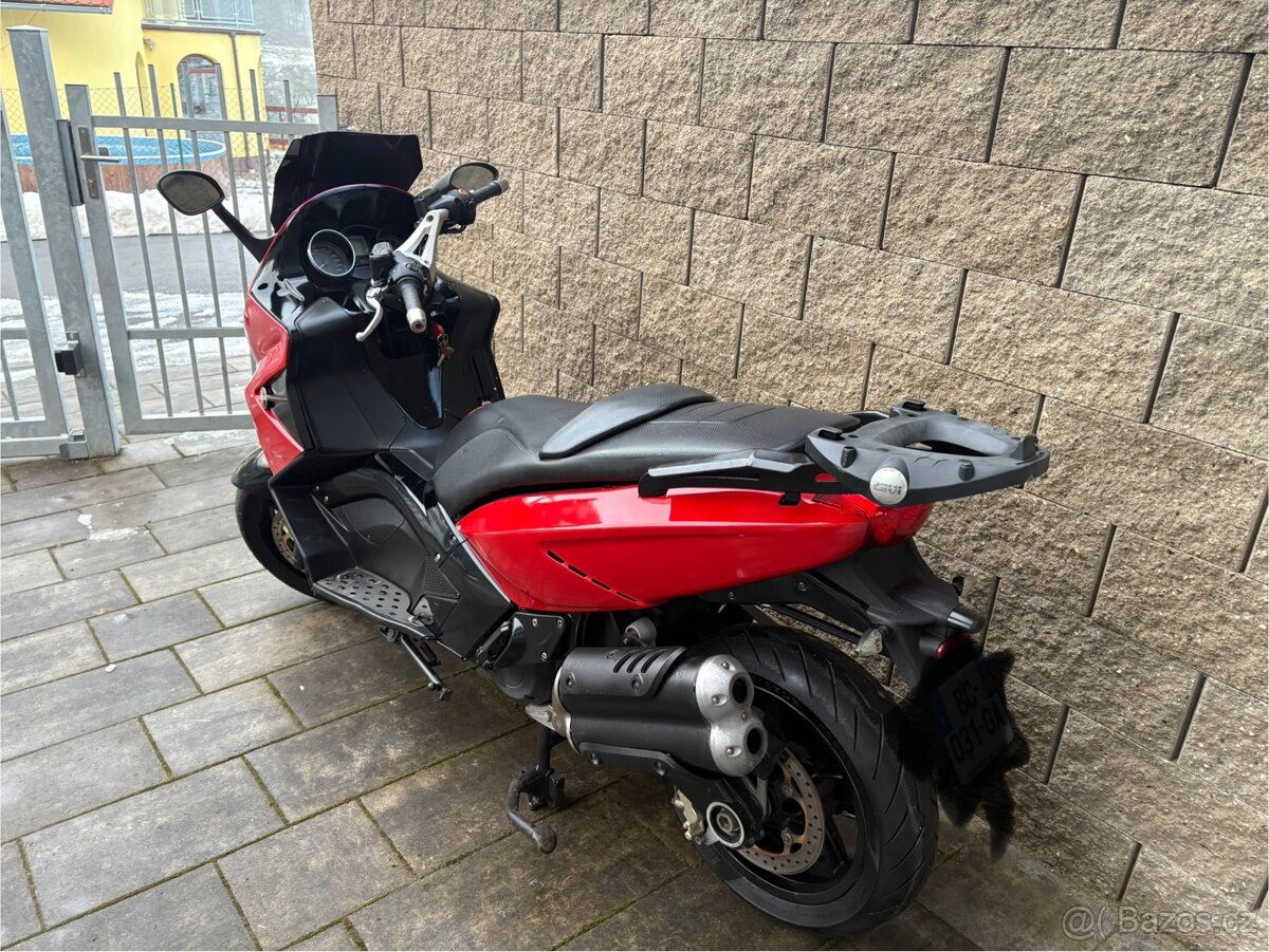 Gilera gp 800 2010 - 5