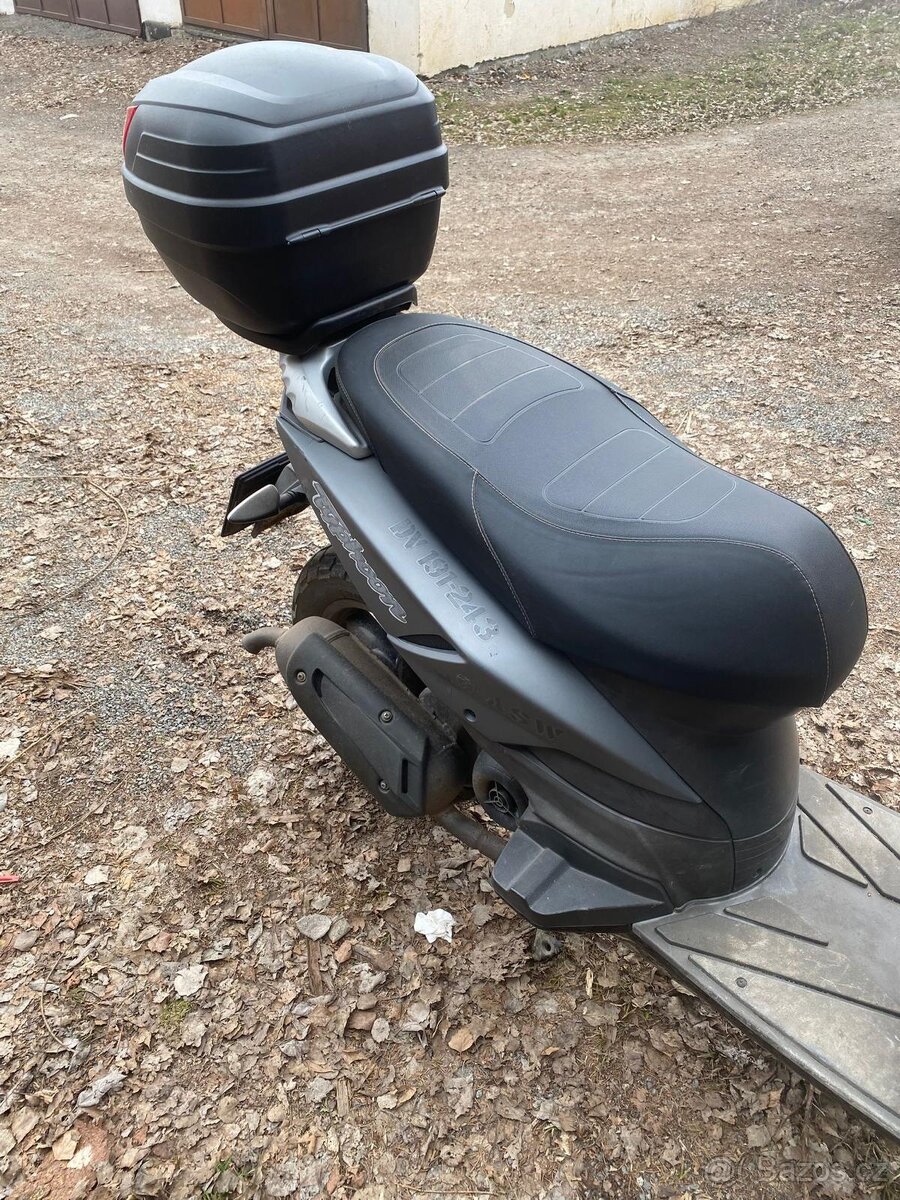 skůtr Piaggio - 5