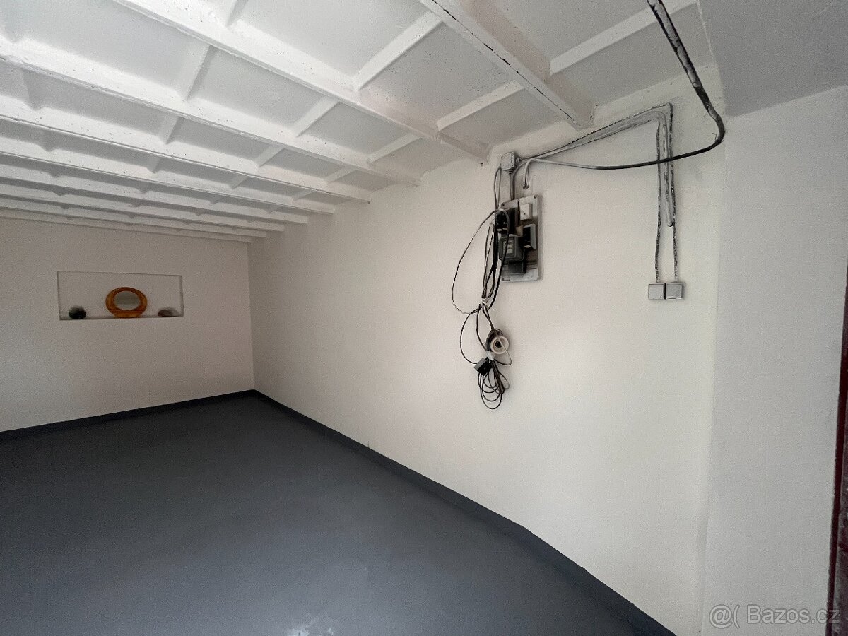 PRONÁJEM GARÁŽE / SKLADU 19m2 - 5