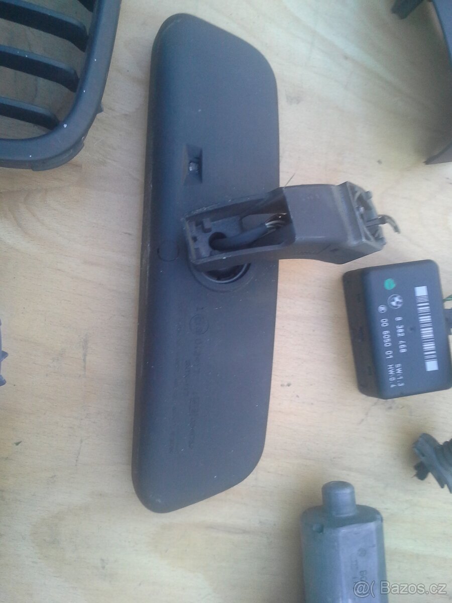 BMW E46 - zbytek ND + rezerva + roletka kufru - 5