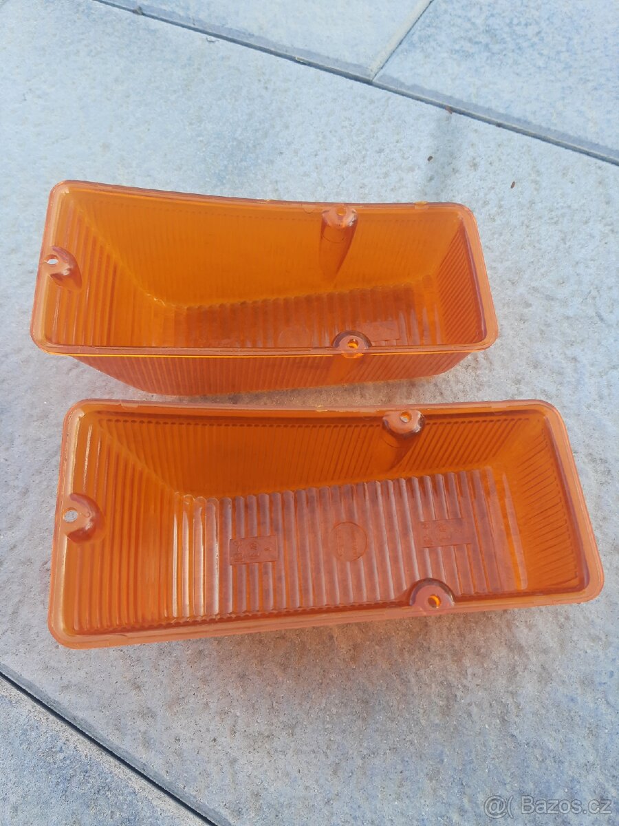 Nové kryty předních blinkrů IFA - 5