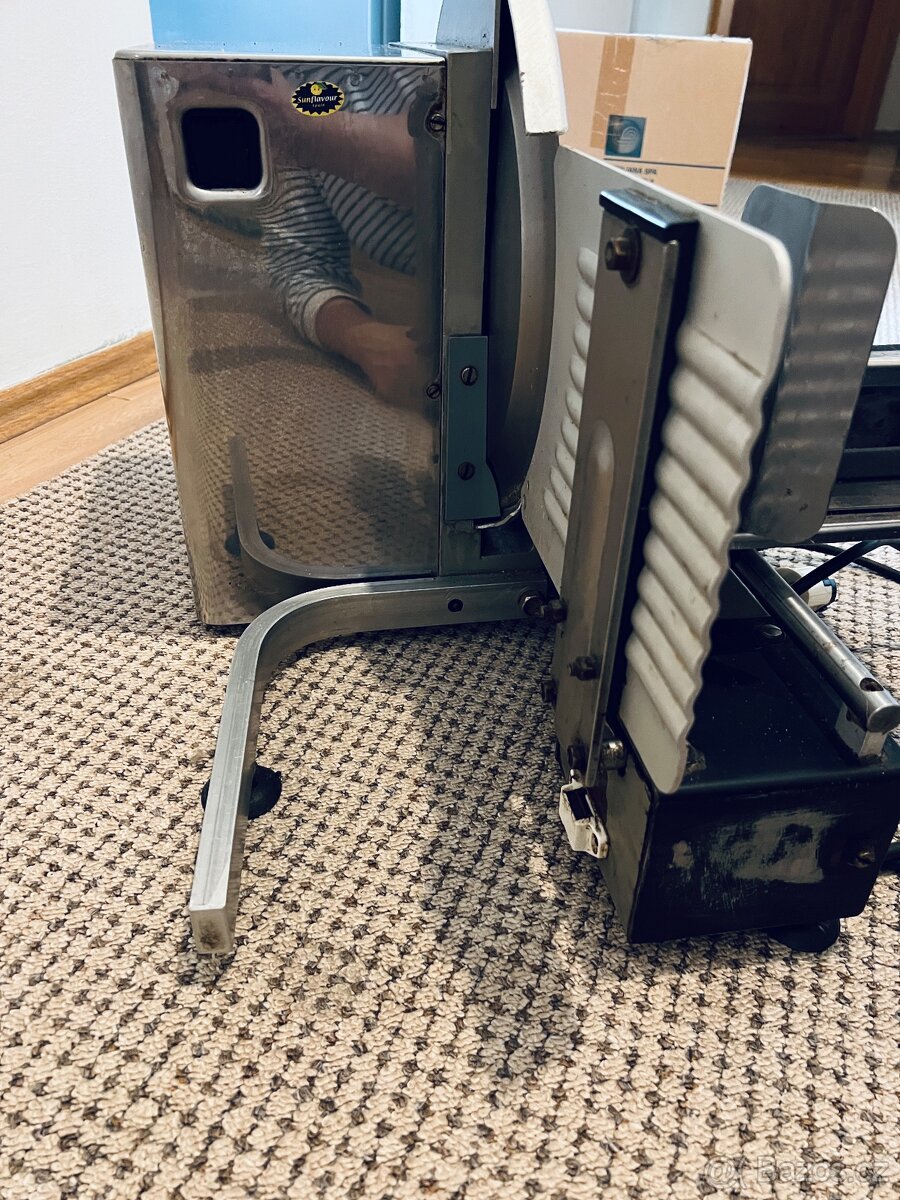 Kráječ, nářezový stroj - 5