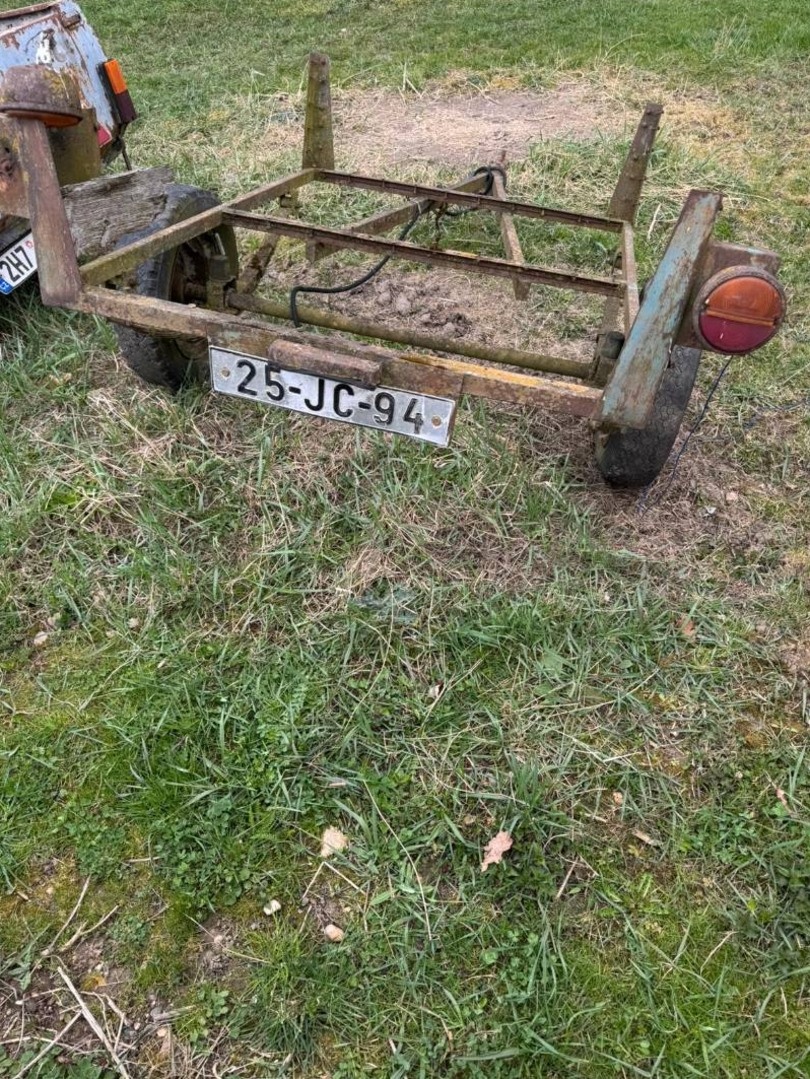3 přívěsné vozíky - 5