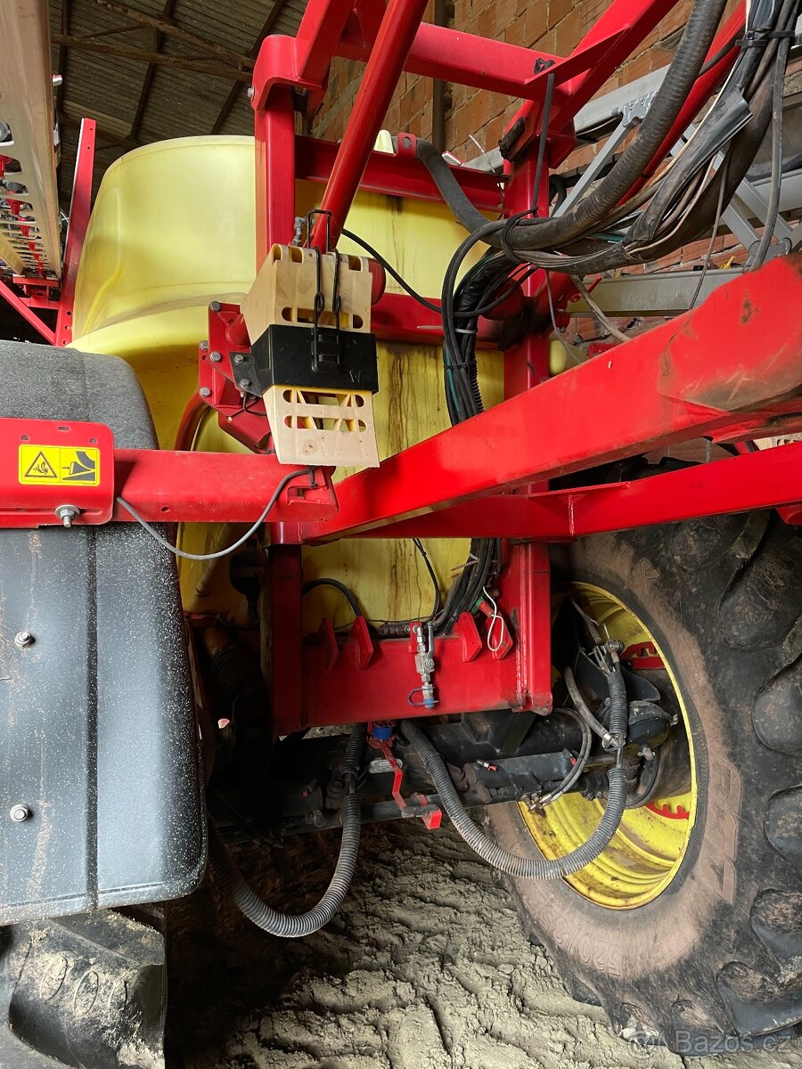 Prodáme tažený postřikovač KVERNELAND - 5