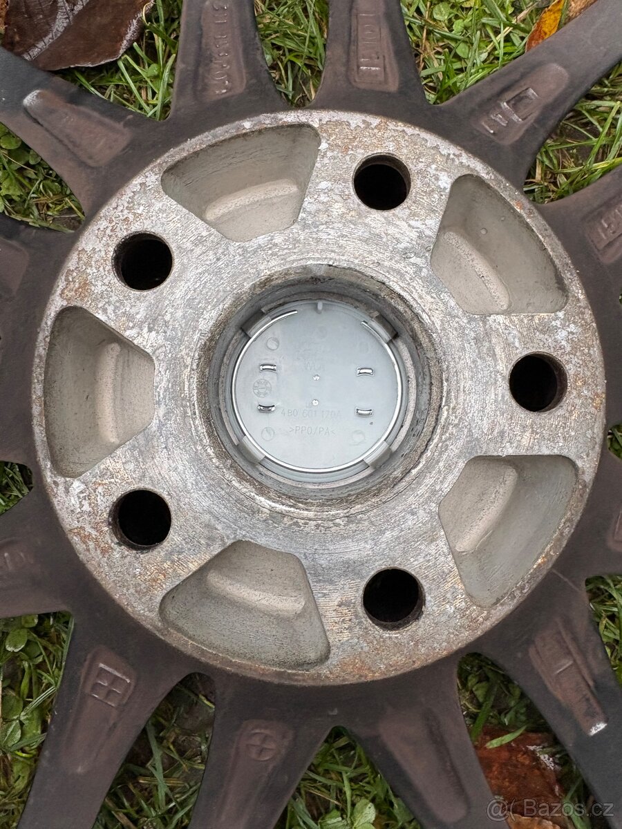 Středové krytky kol Audi 69mm šedé - 5