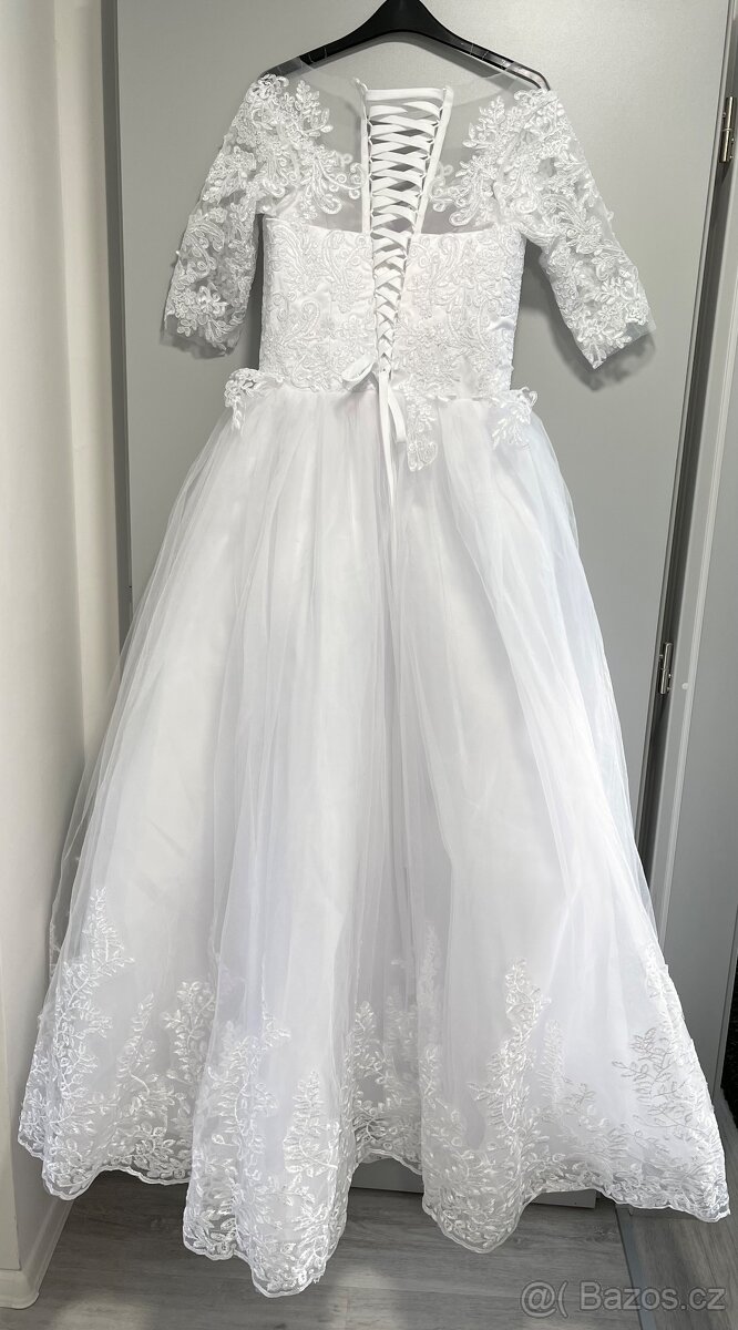 Svatební šaty s krajkou - 5