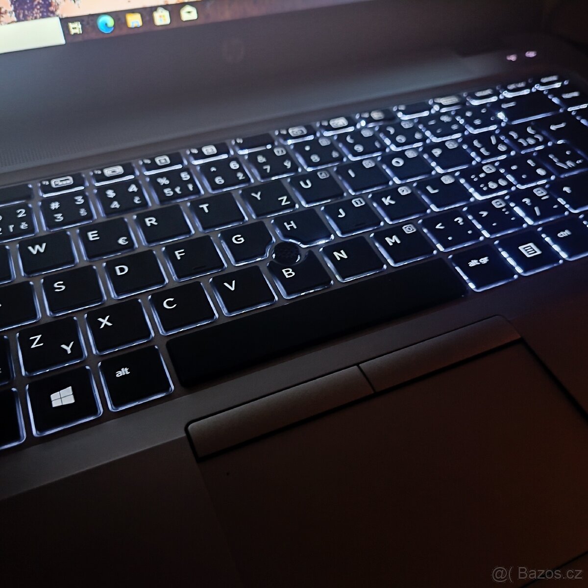 Lehký Notebook HP - 5