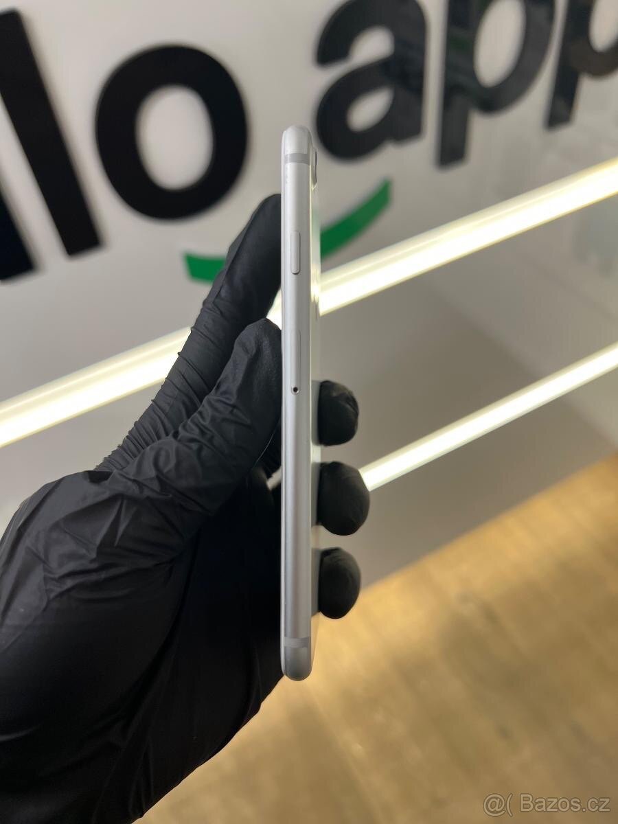 Apple iPhone 7 32GB Silver - 5