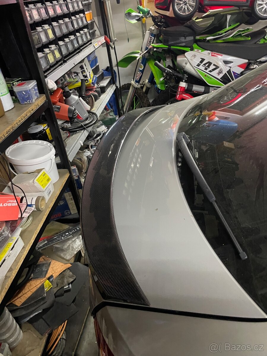 Karbonové křídlo octavia III před face i face. - 5