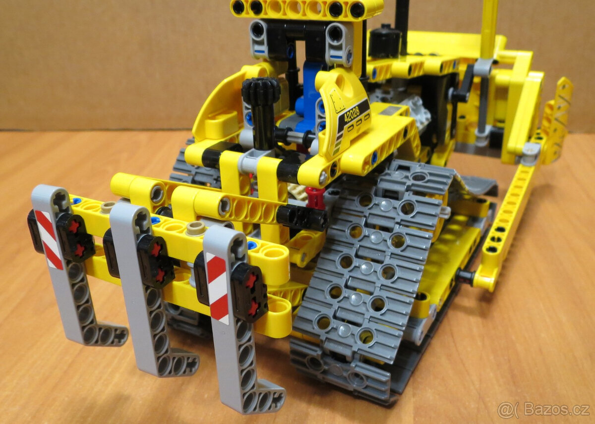 LEGO 42028 Buldozer - 5