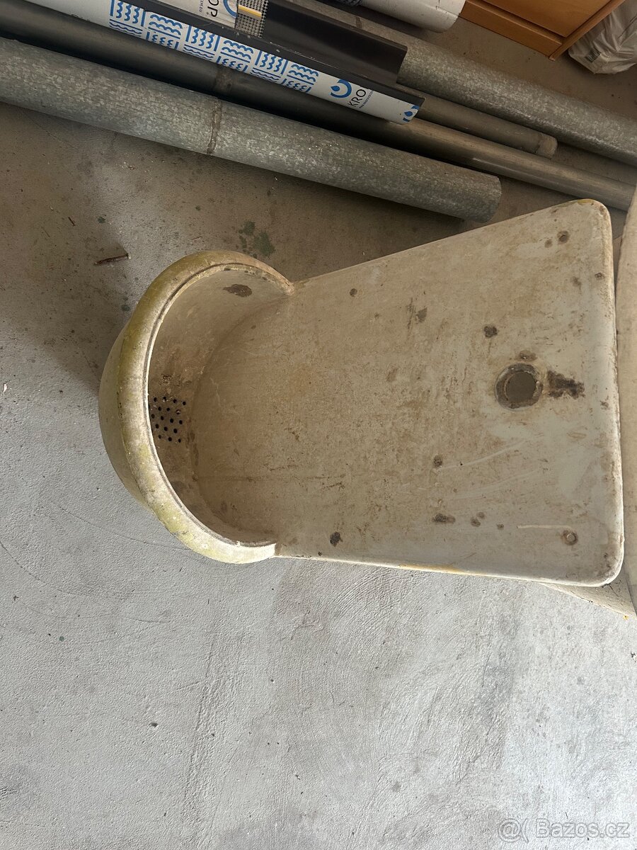 Litinová vana a umývadlo - 5