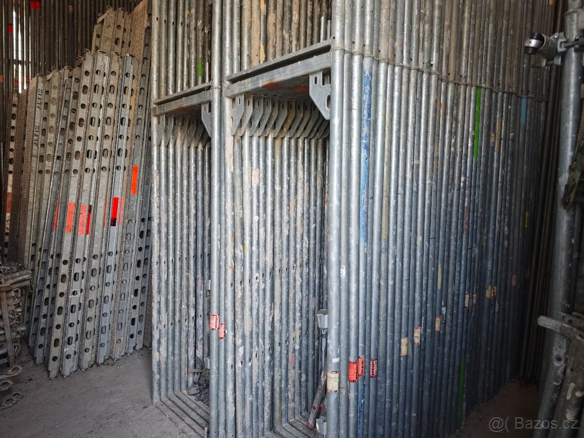 Prodám lešení Layher blitz 73, pole 2,57m (Alfix) - 5